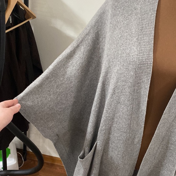 Aritzia Golden by TNA Roohan grey alpaca wool blend sweater poncho size XXS / XS - Picture 8 of 12